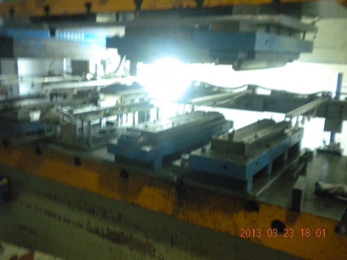 单机多工位机械手sr6